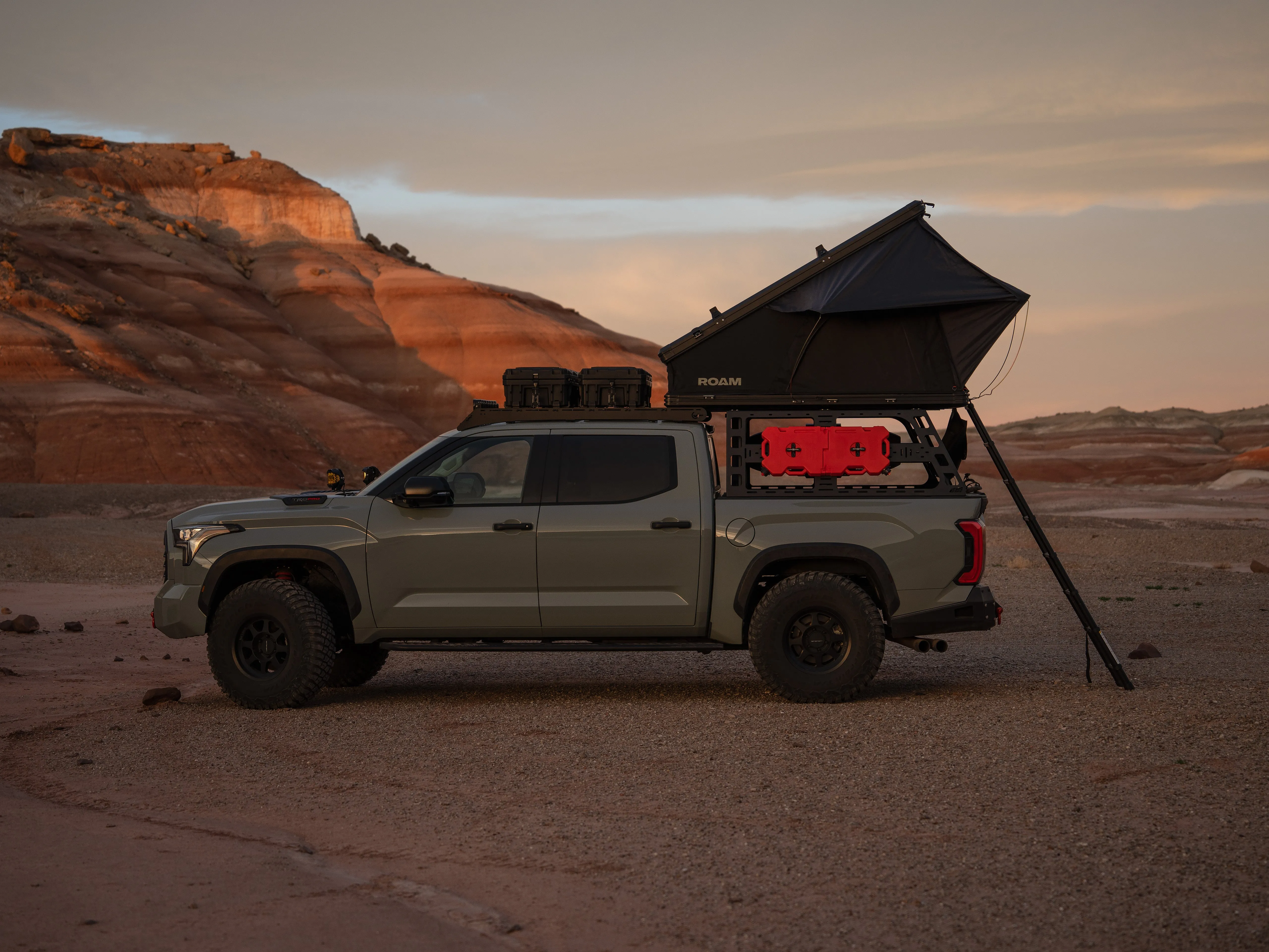 Roam Adventure Co Desperado Hardshell Rooftop Tent