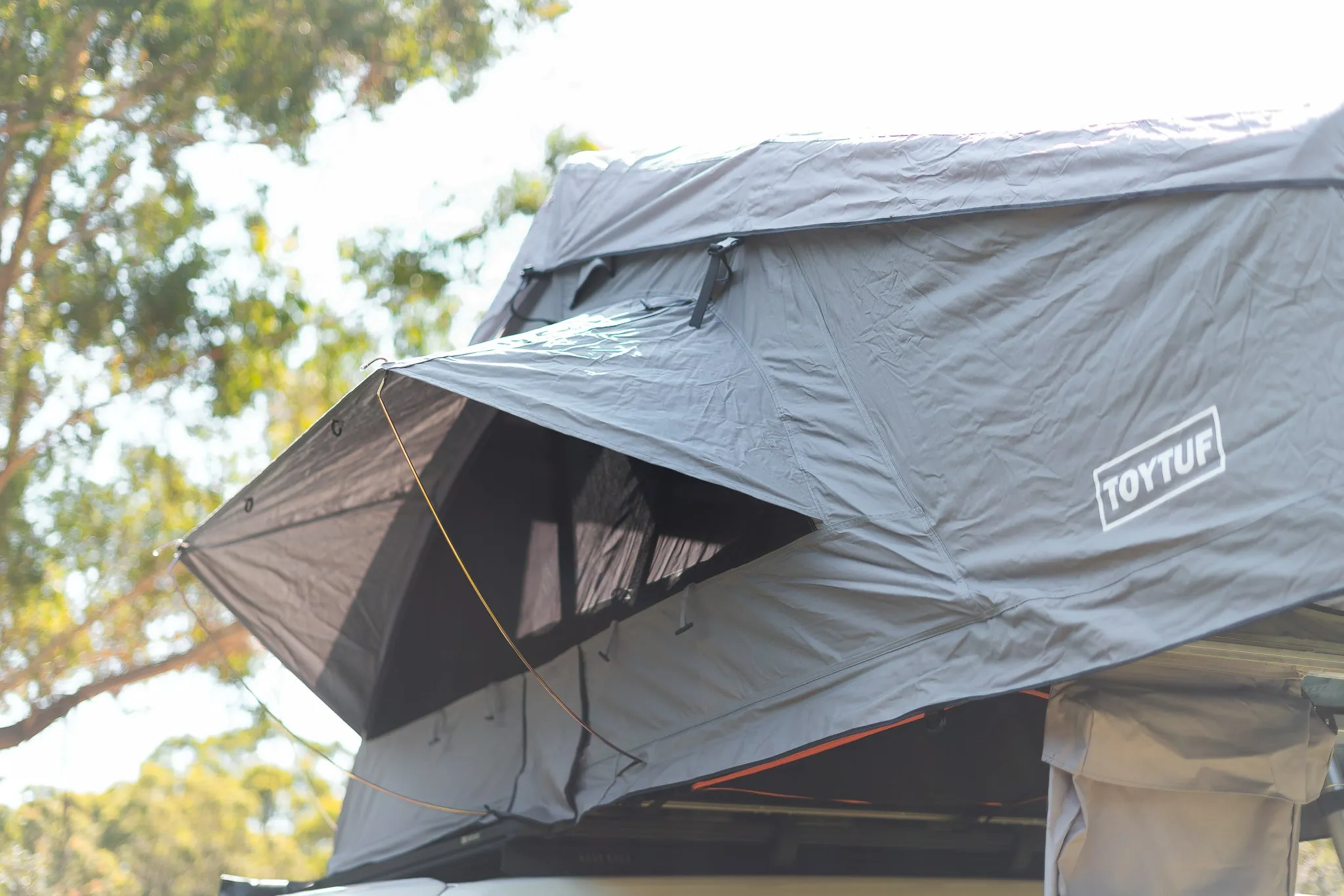 ST1600 - Roof Top Tent